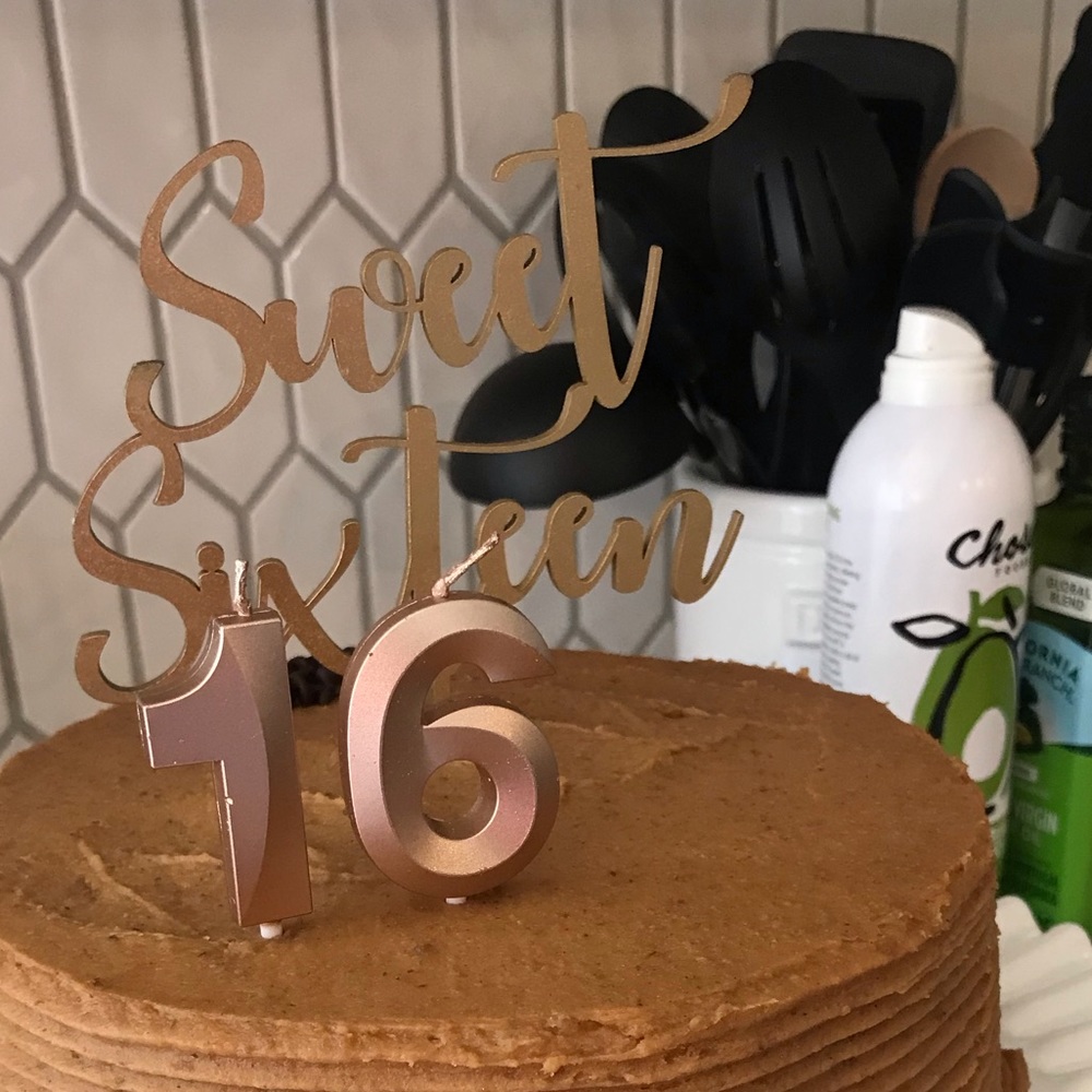 Sweet Sixteen 16 Party cake topper candle glasses banner